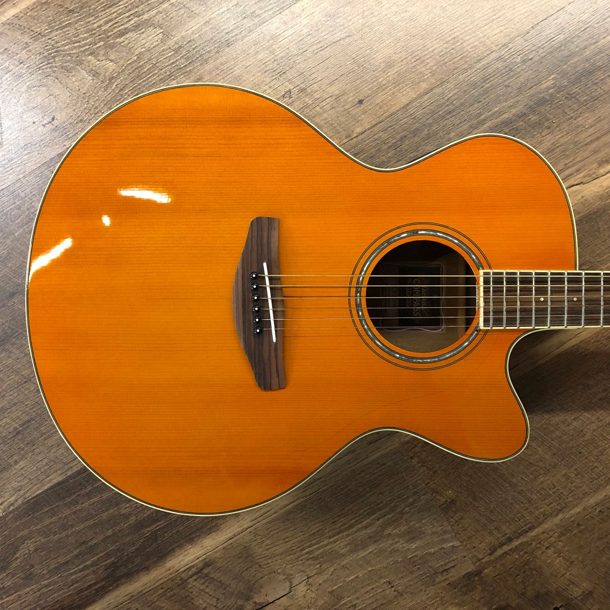 Yamaha Compass Series CPX600 Gloss Vintage Tint Finish Medium Jumbo AcousticElectric Guitar